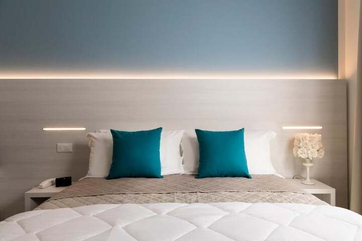 Room 32 of 114