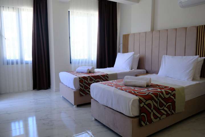 Room 12 of 50