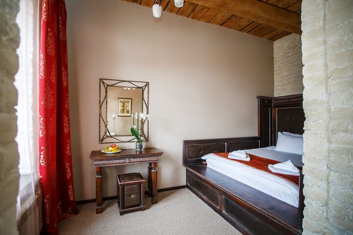 Room 3 of 55