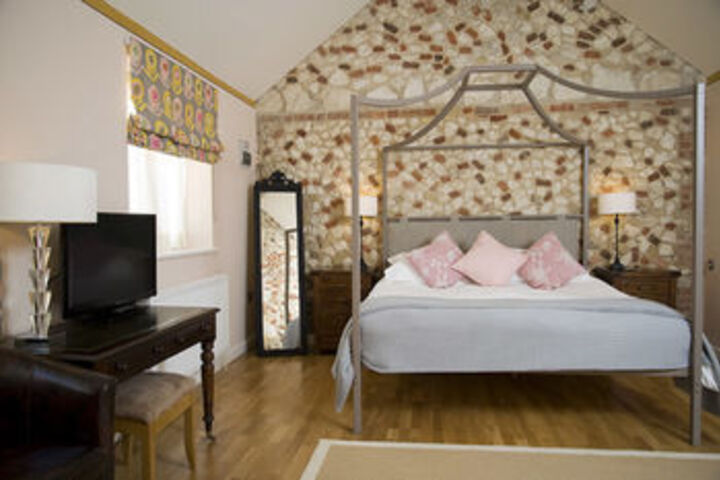 Room 33 of 61