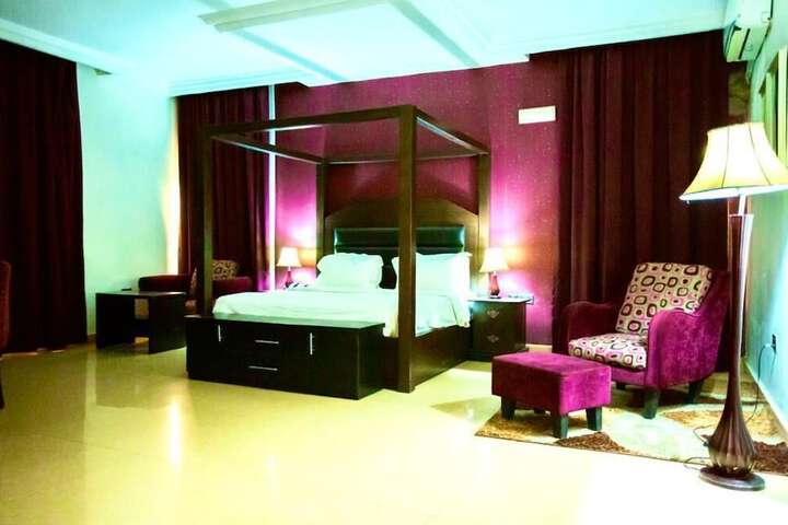 Room 5 of 25