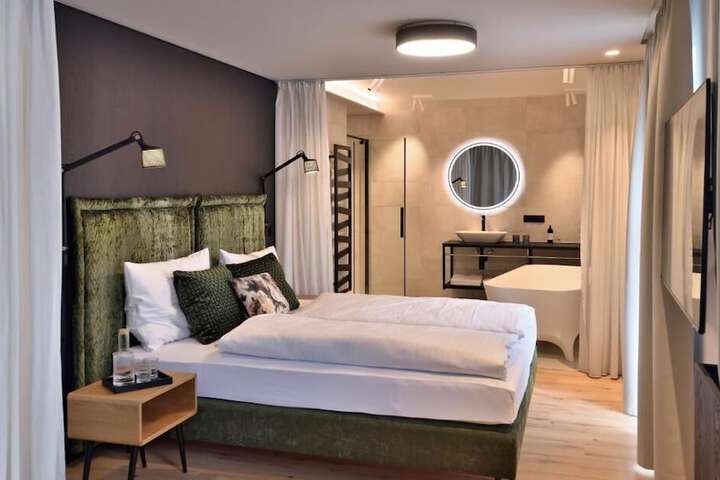 Room 2 of 23