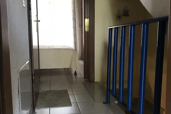 Room 10 of 17