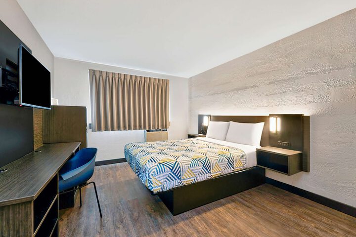 Room 15 of 28