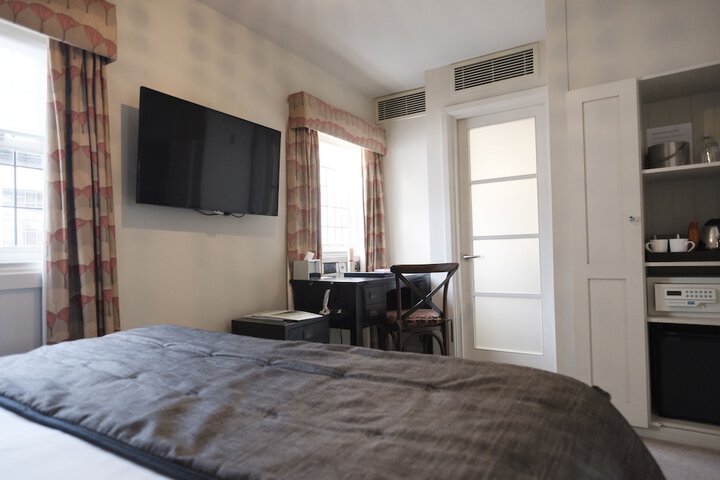 Room 45 of 116