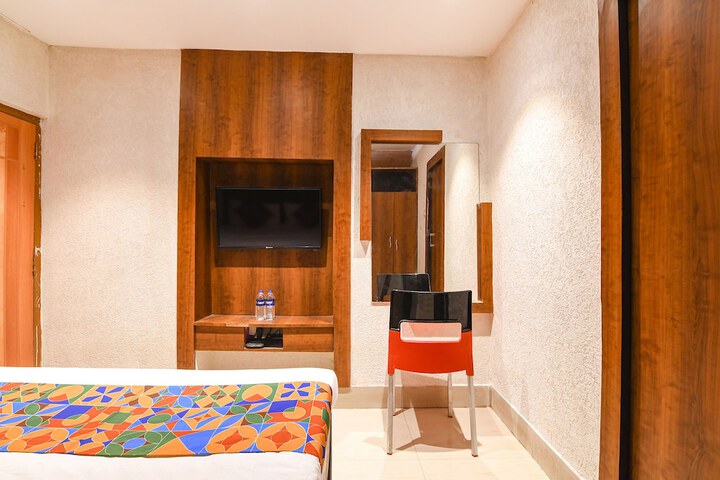 Room 19 of 38