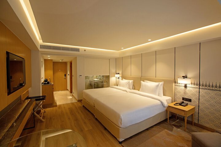 Room 12 of 111