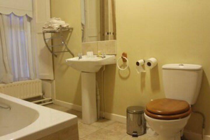 Room 3 of 8