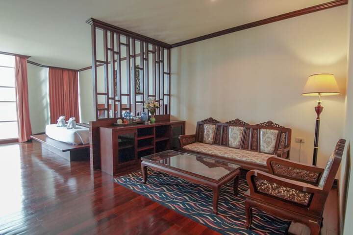 Room 10 of 81