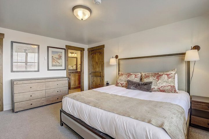 Room 4 of 39