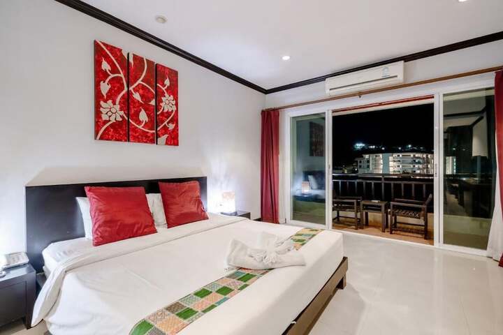 Room 9 of 35