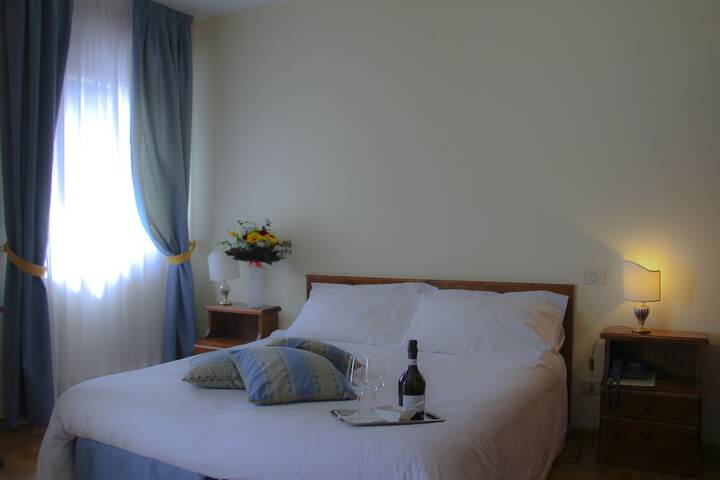 Room 7 of 32