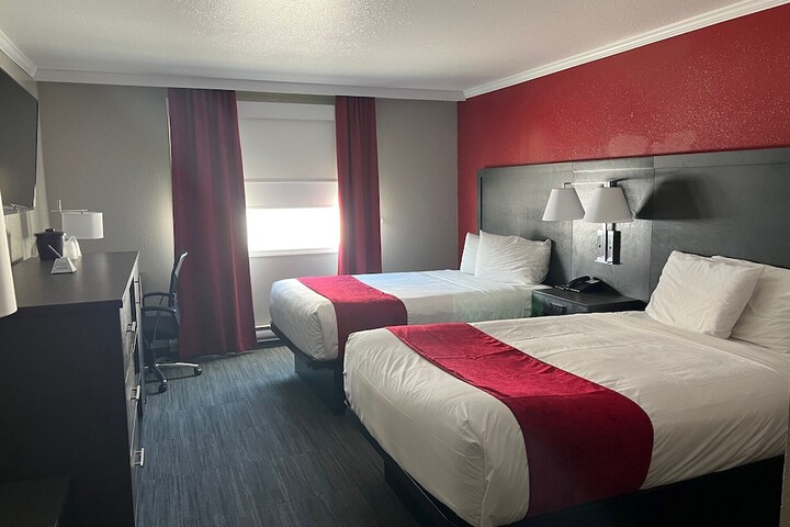 Room 6 of 15