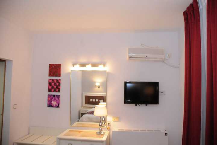 Room 30 of 65