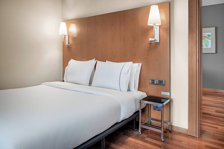 Room 4 of 42