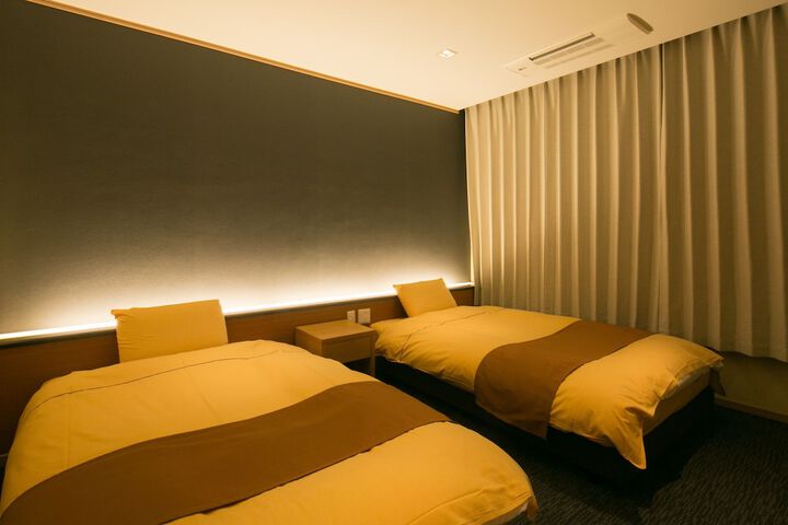 Room 5 of 60
