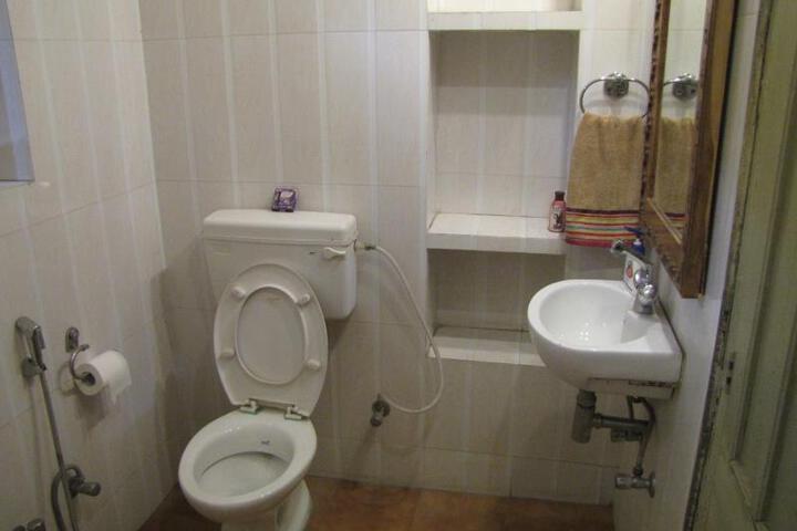 Room 2 of 5