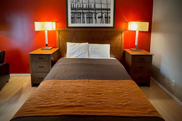 Room 10 of 60