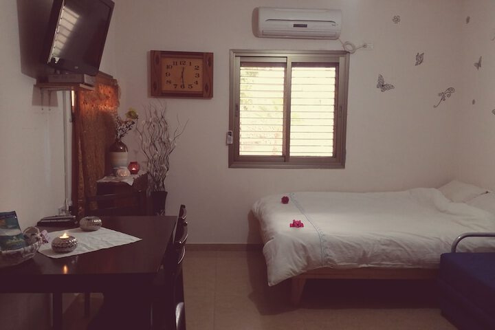 Room 6 of 43