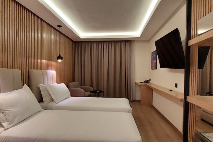 Room 42 of 84