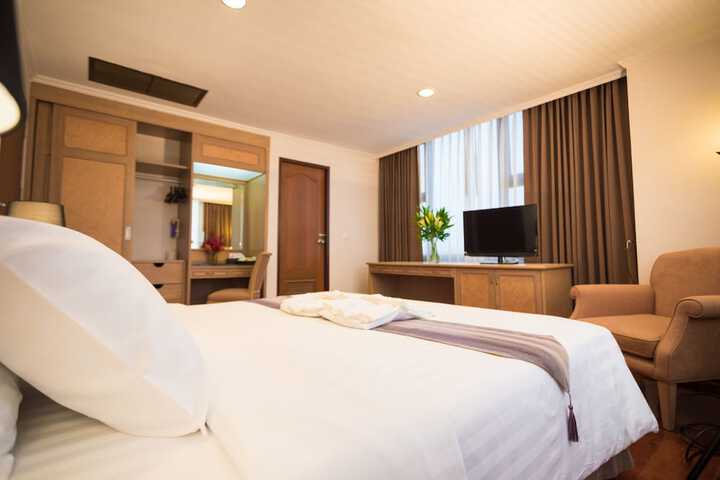 Room 9 of 50