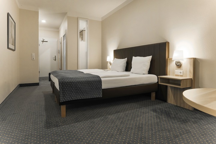 Room 10 of 63