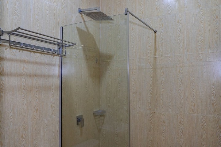 Room 16 of 33