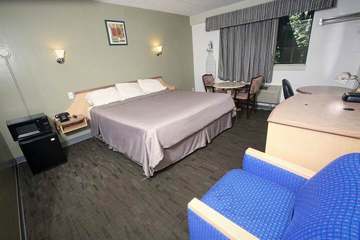 Room 10 of 26