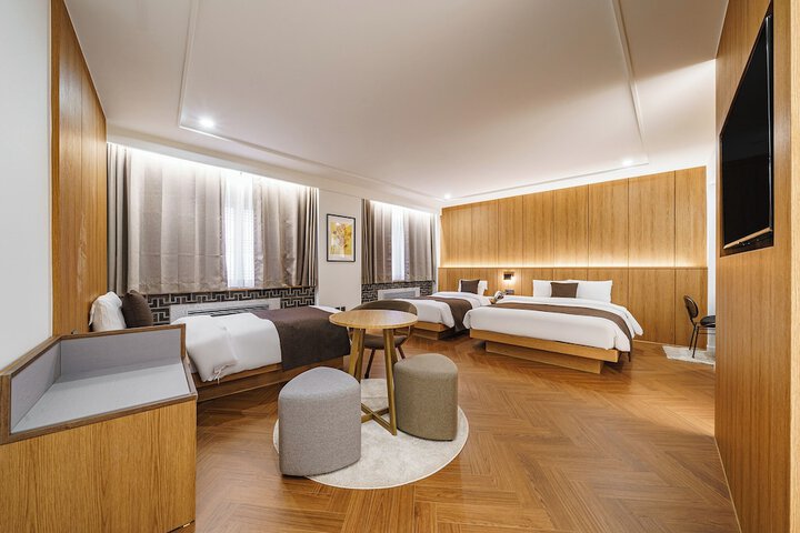Room 6 of 36