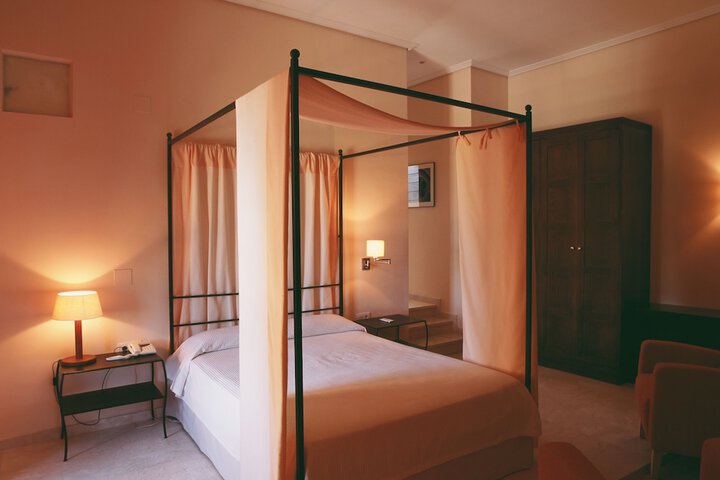 Room 19 of 43