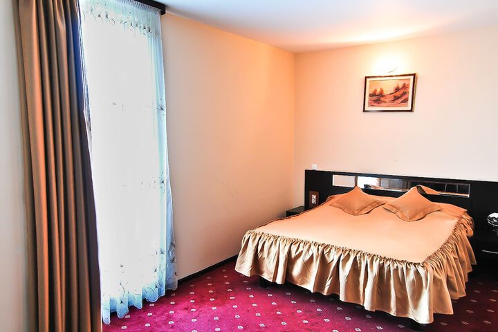 Room 4 of 30
