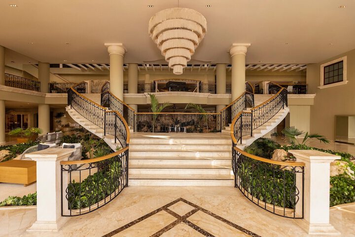 Hotel Interior 4 of 121