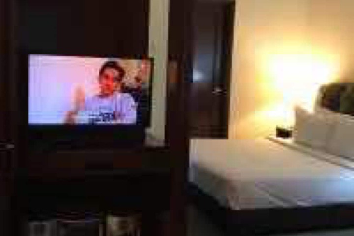Room 12 of 114