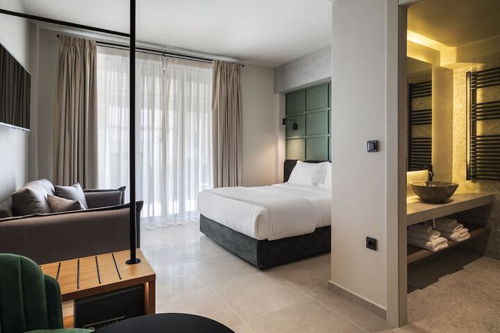 Room 43 of 56