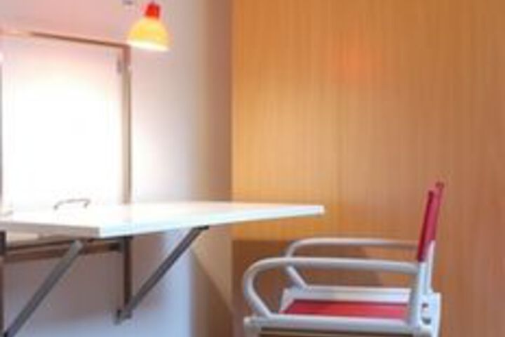 Room 16 of 19