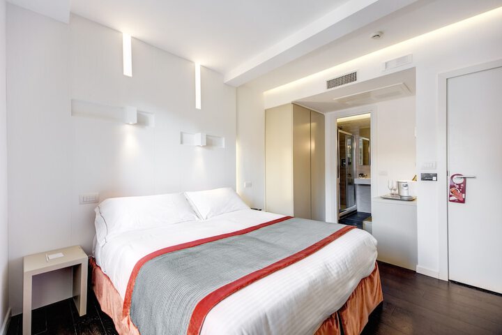 Room 10 of 238