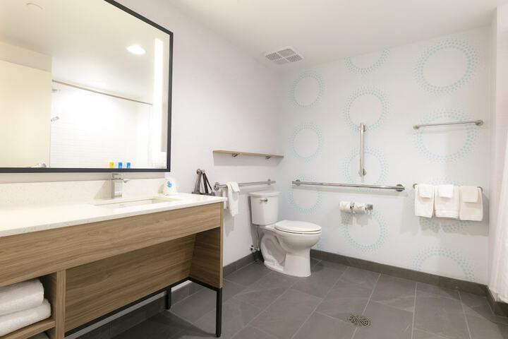 Room 10 of 22