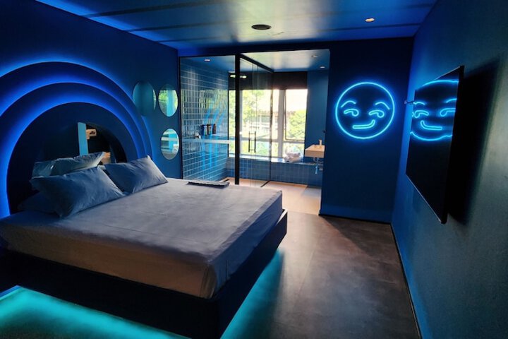 Room 18 of 35
