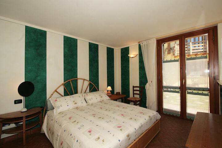 Room 8 of 20