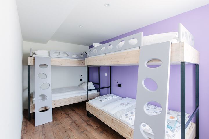 Room 22 of 245