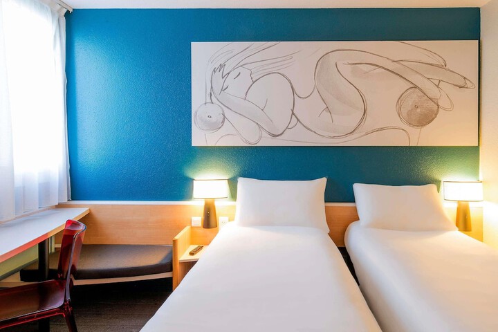 Room 16 of 82