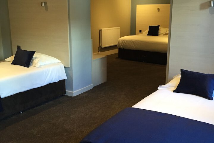 Room 9 of 83
