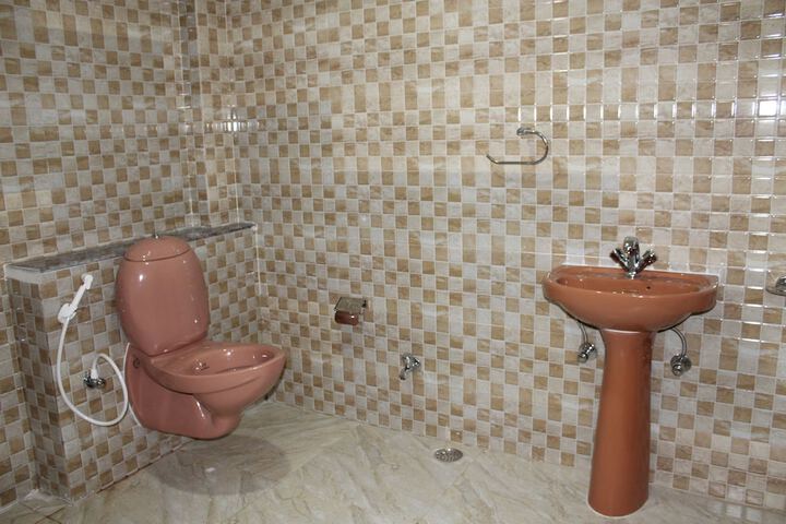 Room 13 of 27