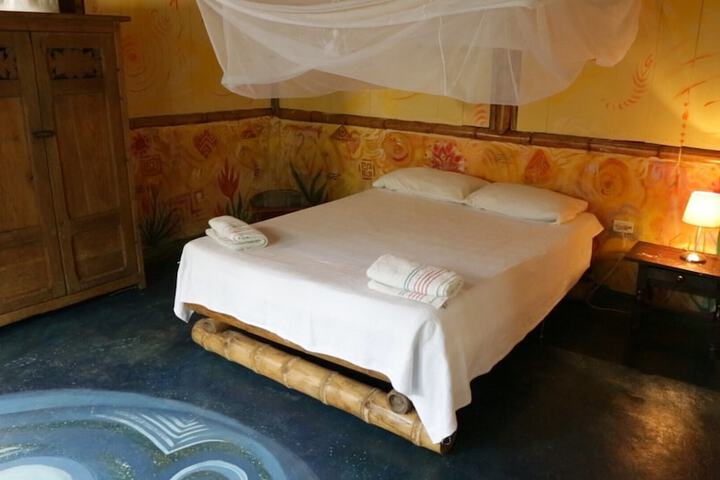 Room 5 of 23