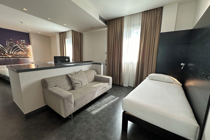 Room 22 of 132