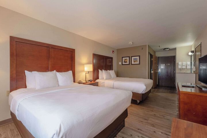 Room 21 of 132