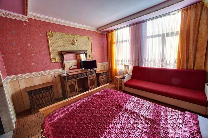 Room 6 of 45