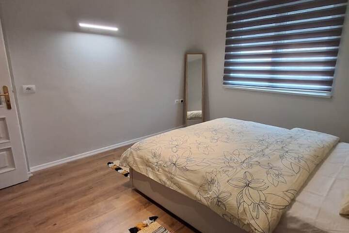 Room 6 of 19