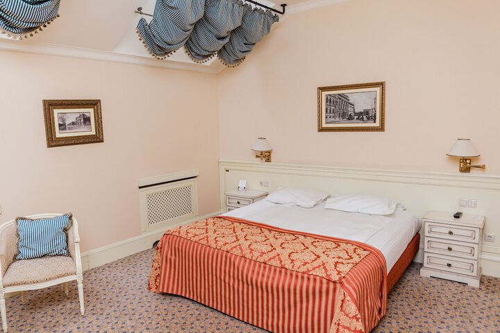 Room 7 of 85