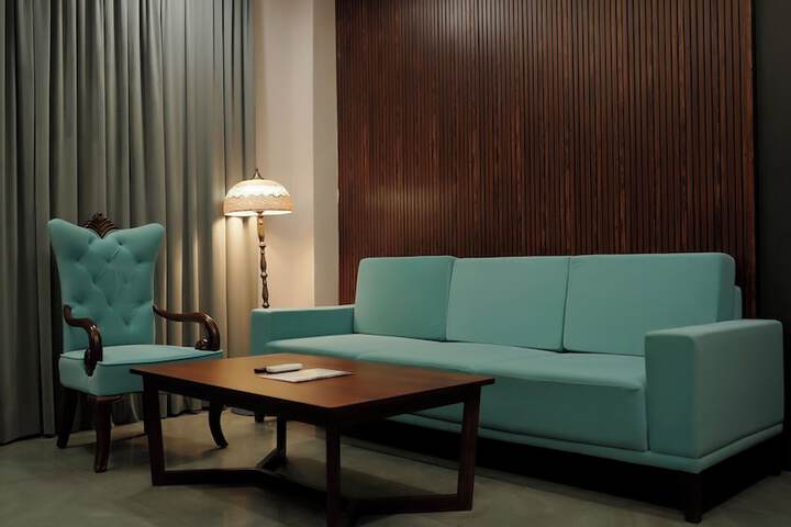 Room 2 of 38